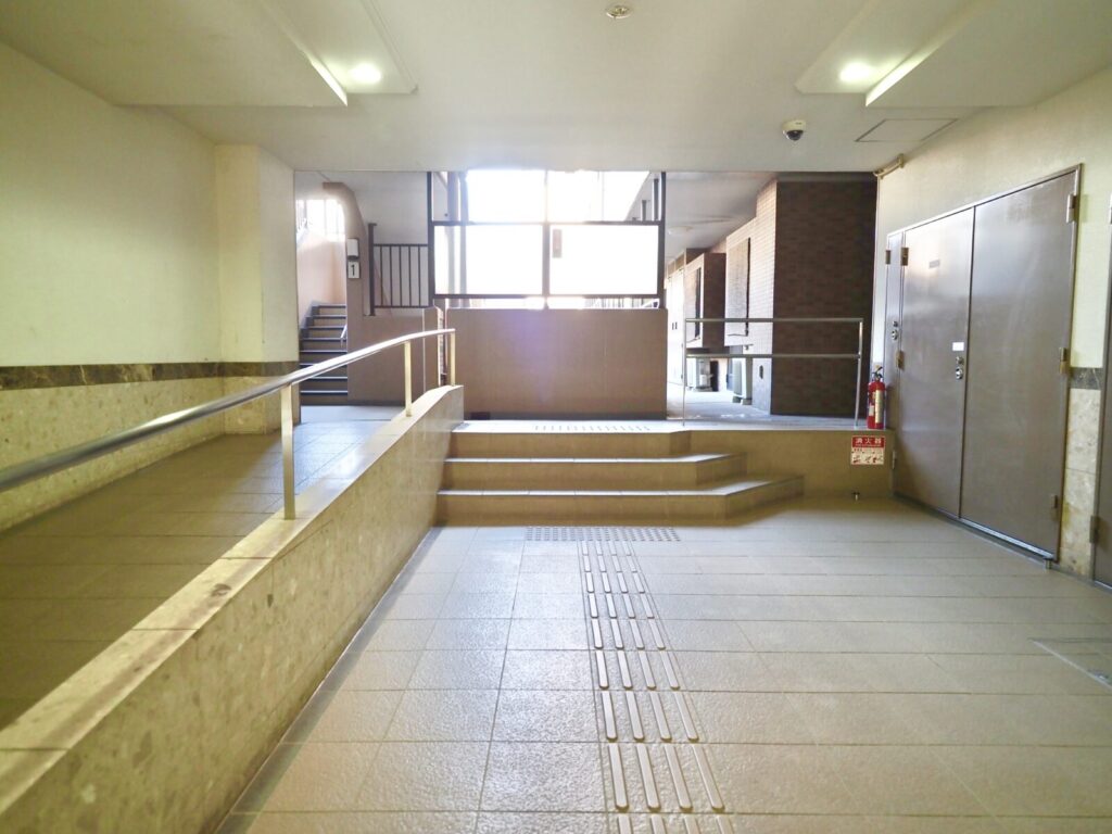 ライオンズマンション西高島平溝下公園弐番館 共用部分